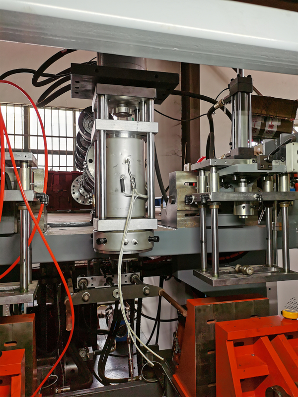 U Series Double Station Blow Molding Machine 5l Servo ABS