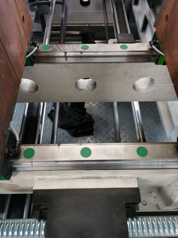 U Series Double Station Blow Molding Machine 5l Servo ABS