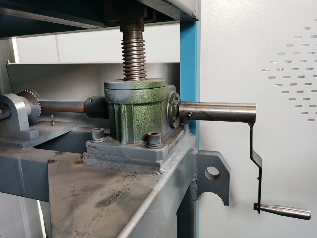U Series Double Station Blow Molding Machine 5l Servo ABS